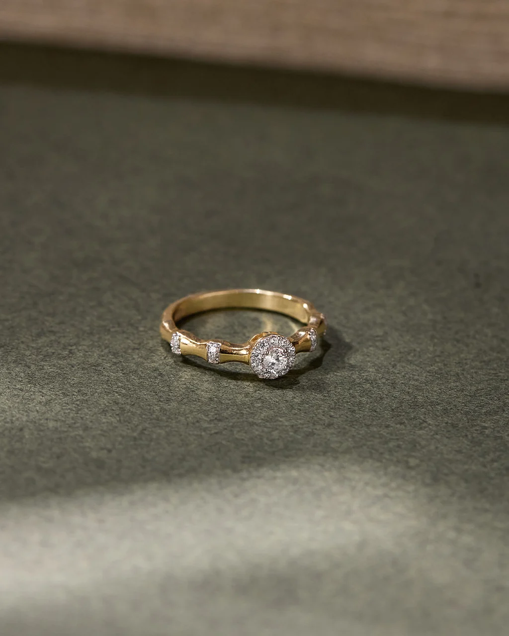 Aurora Diamond Ring - Image 5