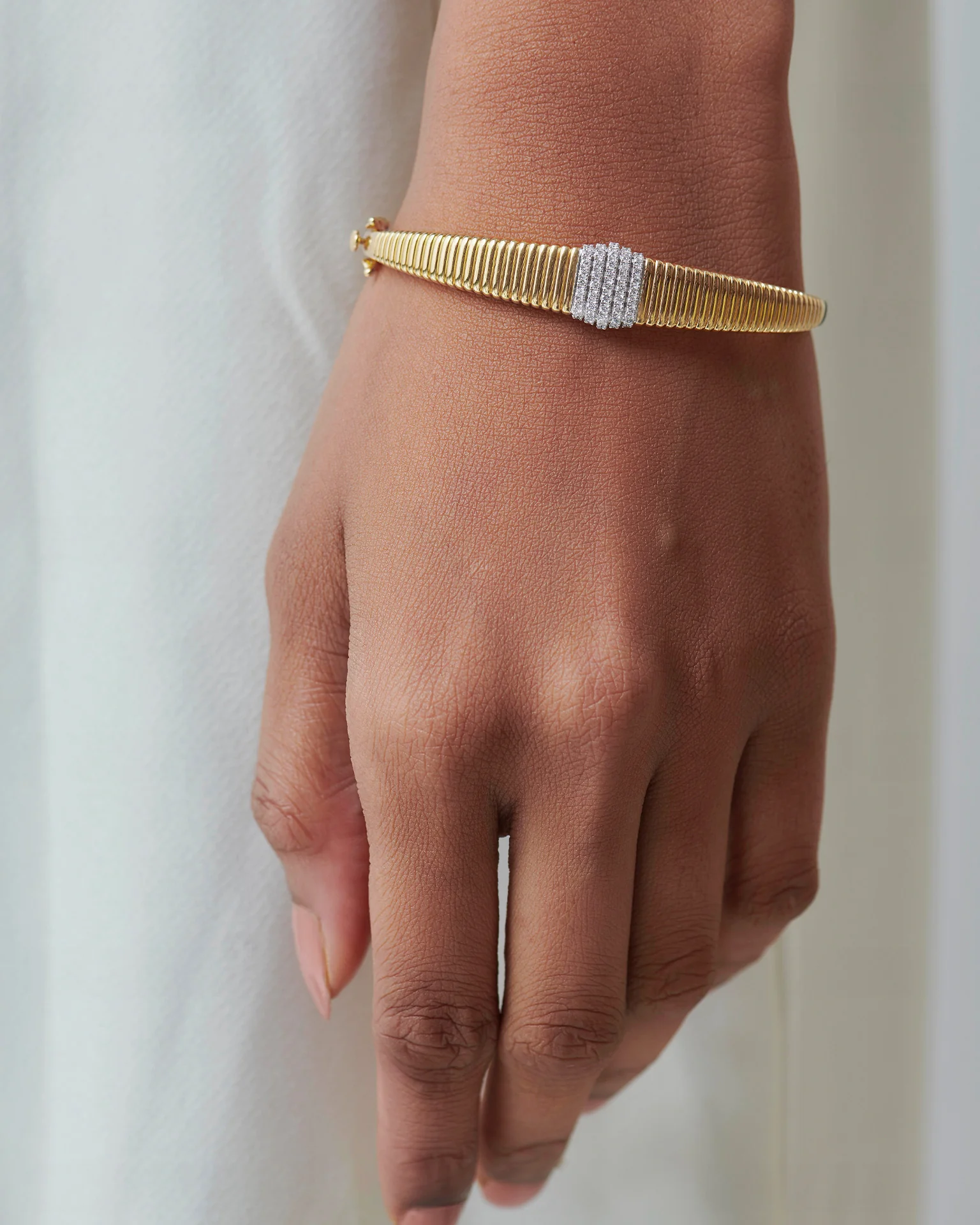 Bold Texture Diamond Bracelet - Image 4