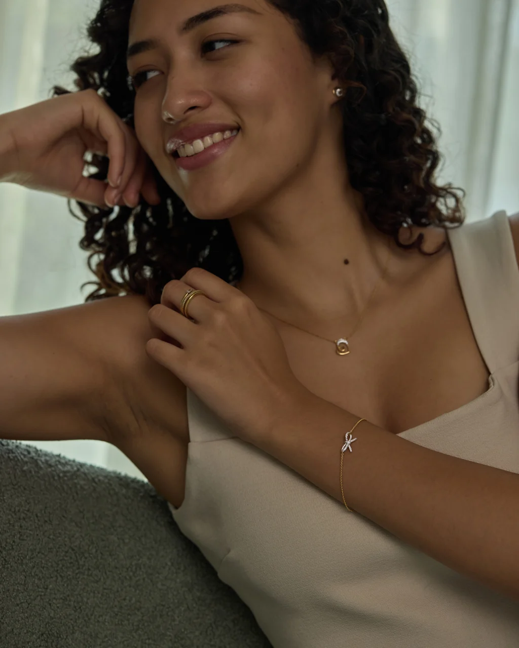 Bow & Glow Diamond Bracelet - Image 4