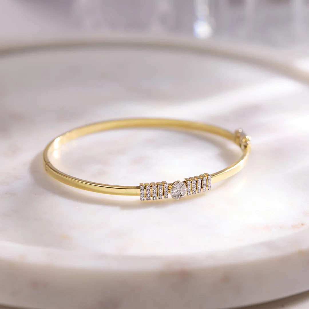 Center Diamond Cluster Oval Bracelet