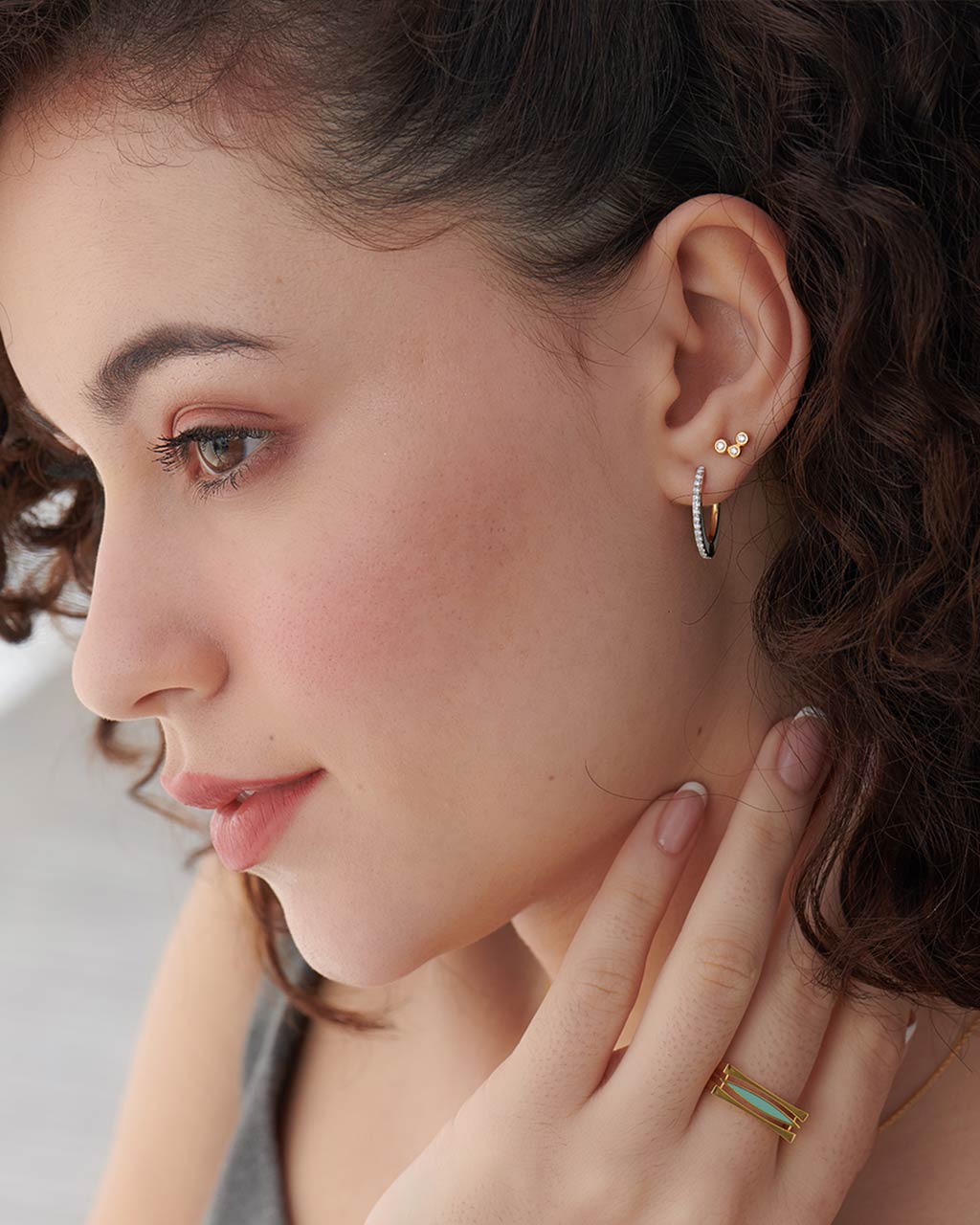 Cera Oval Hoops - Image 4