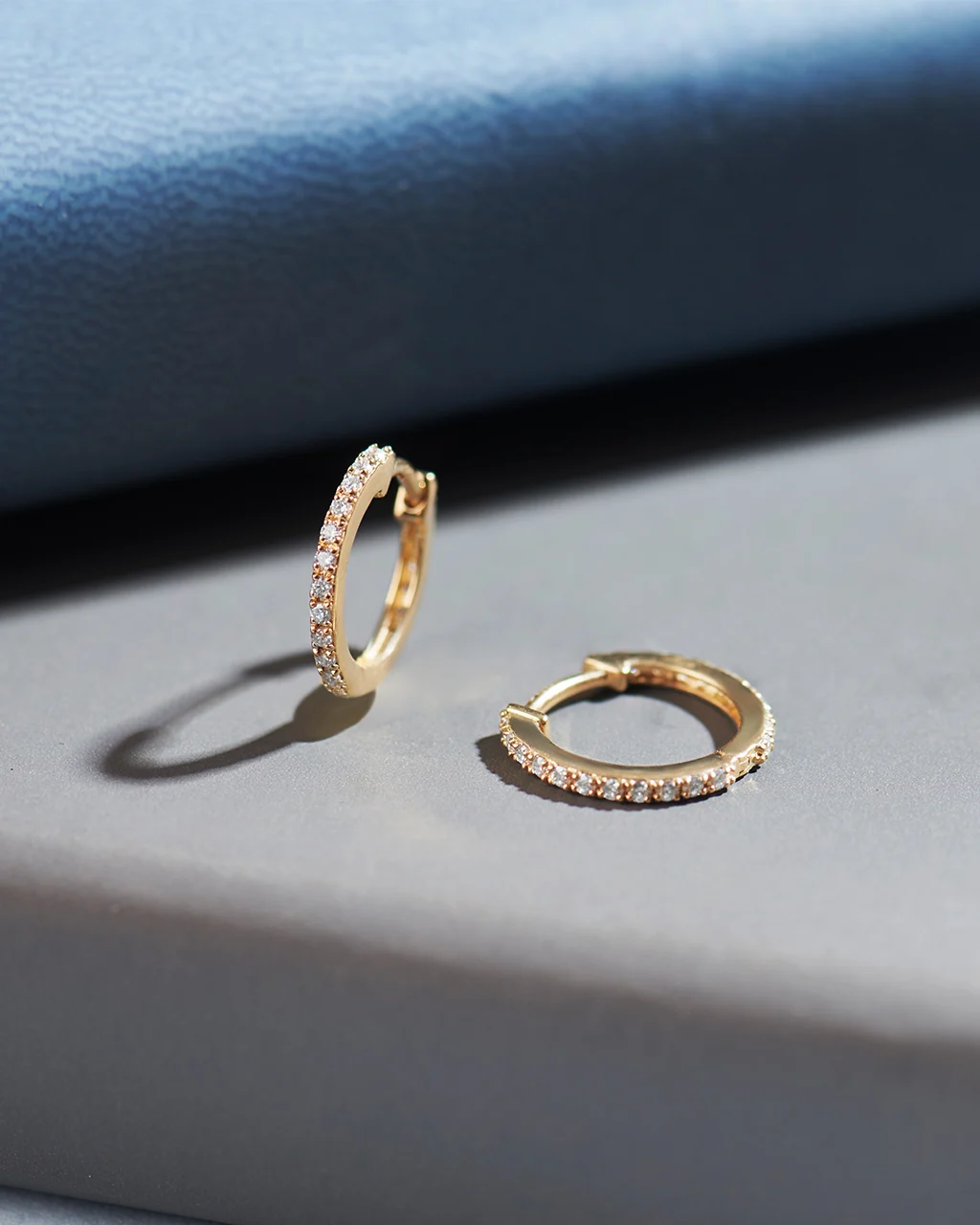 Chic Small Hoops - Image 5
