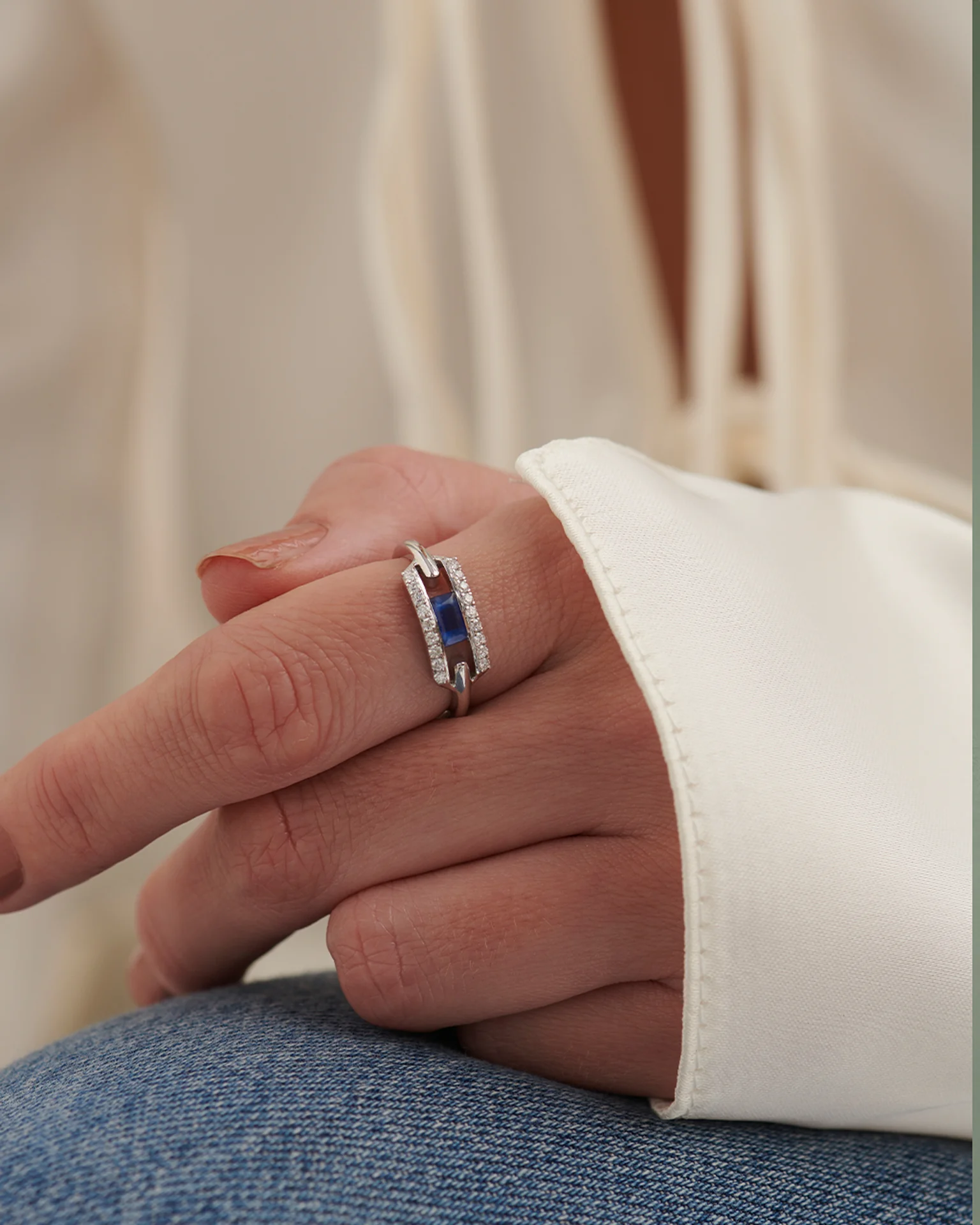Created Sapphire Paperclip Ring - Image 2