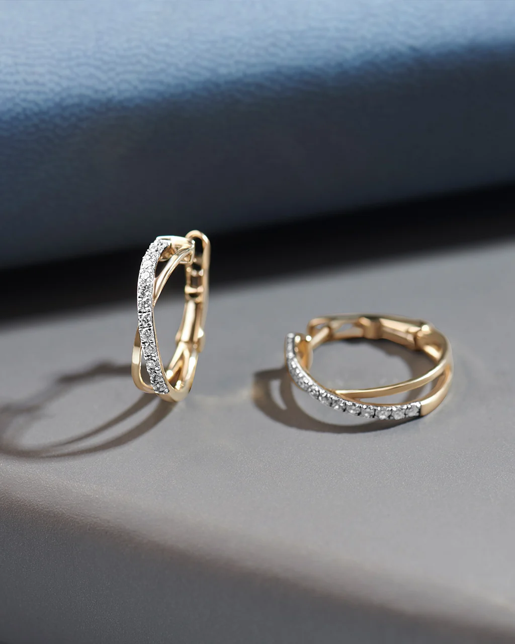 Cross Over Medium Hoops - Image 5