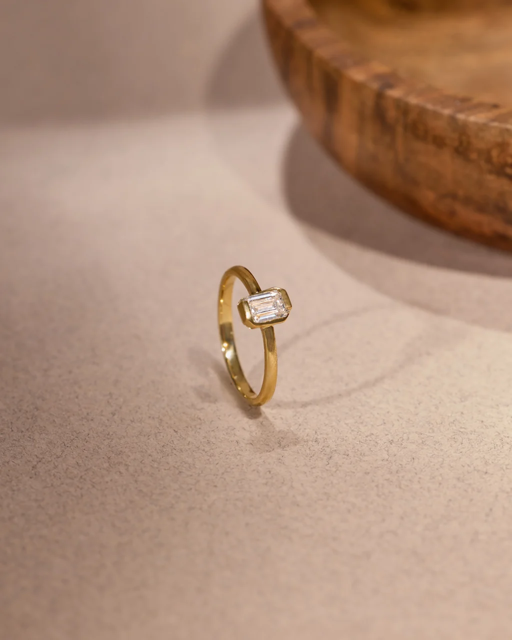Elegant Emerald Solitaire Ring - Image 7