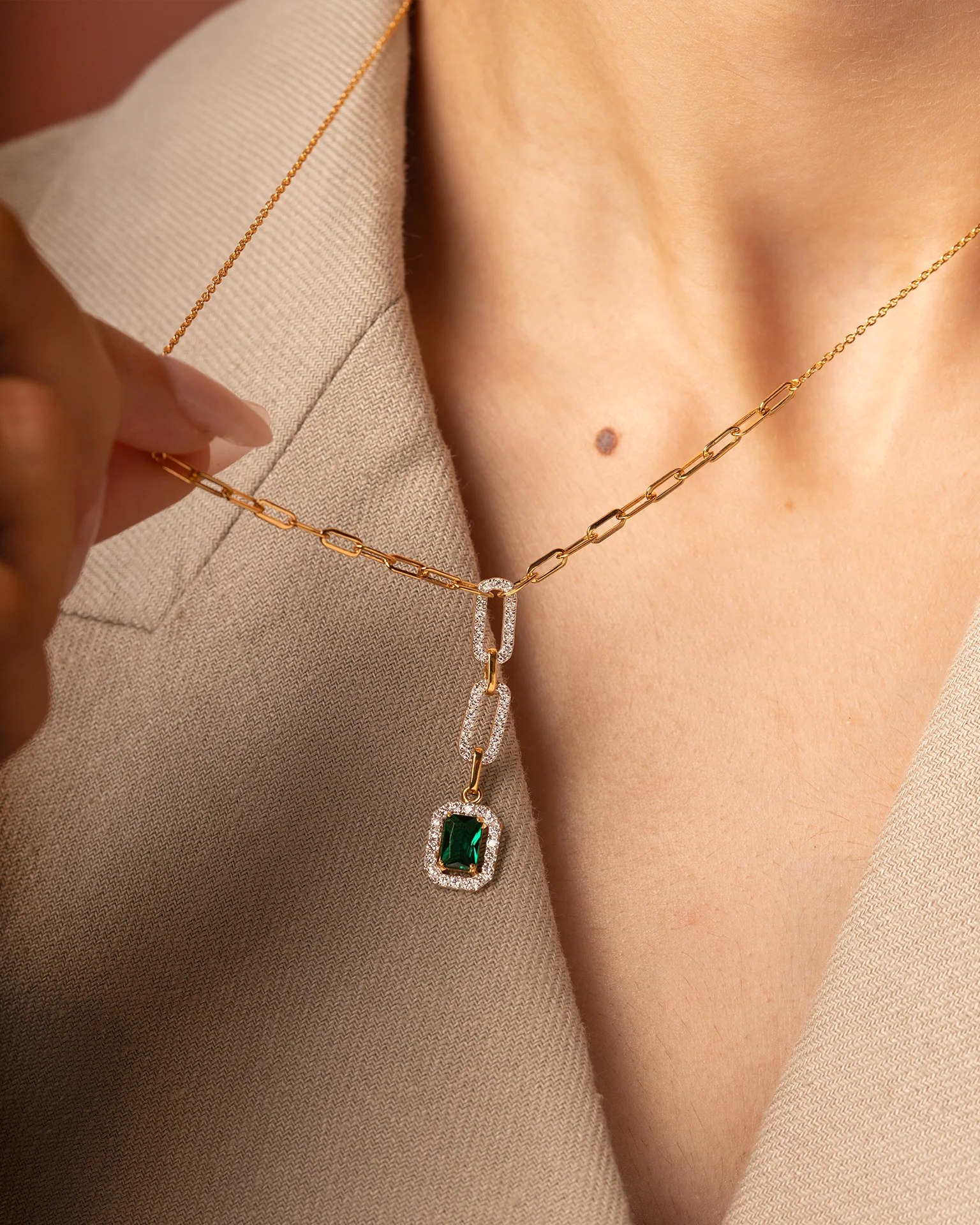 Emerald Lariat Necklace - Image 2