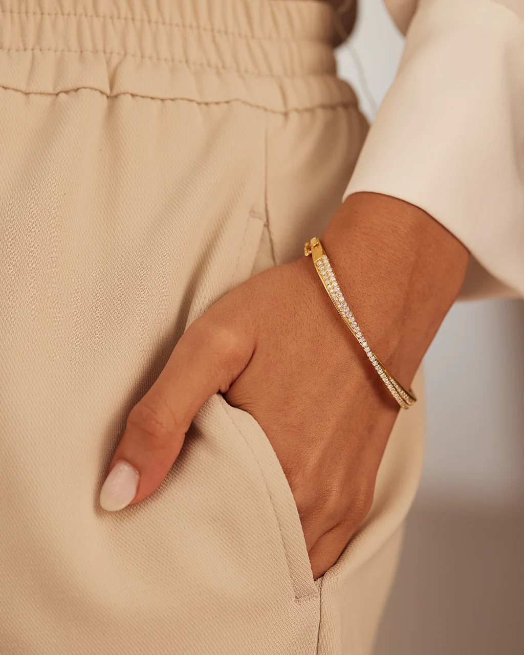 Entwine Diamond Oval Bracelet - Image 2