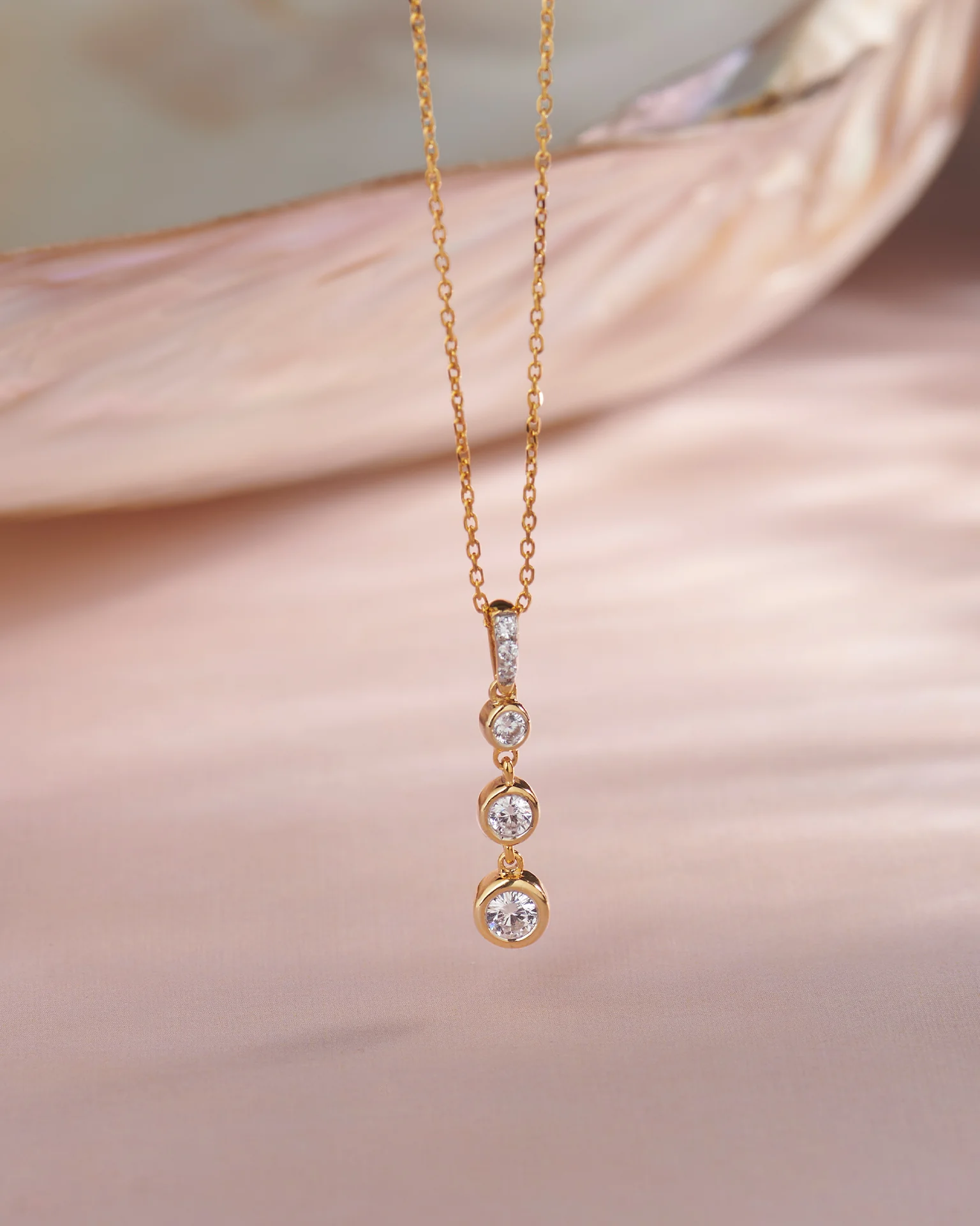 Ever Stylish Solitaire Necklace - Image 5