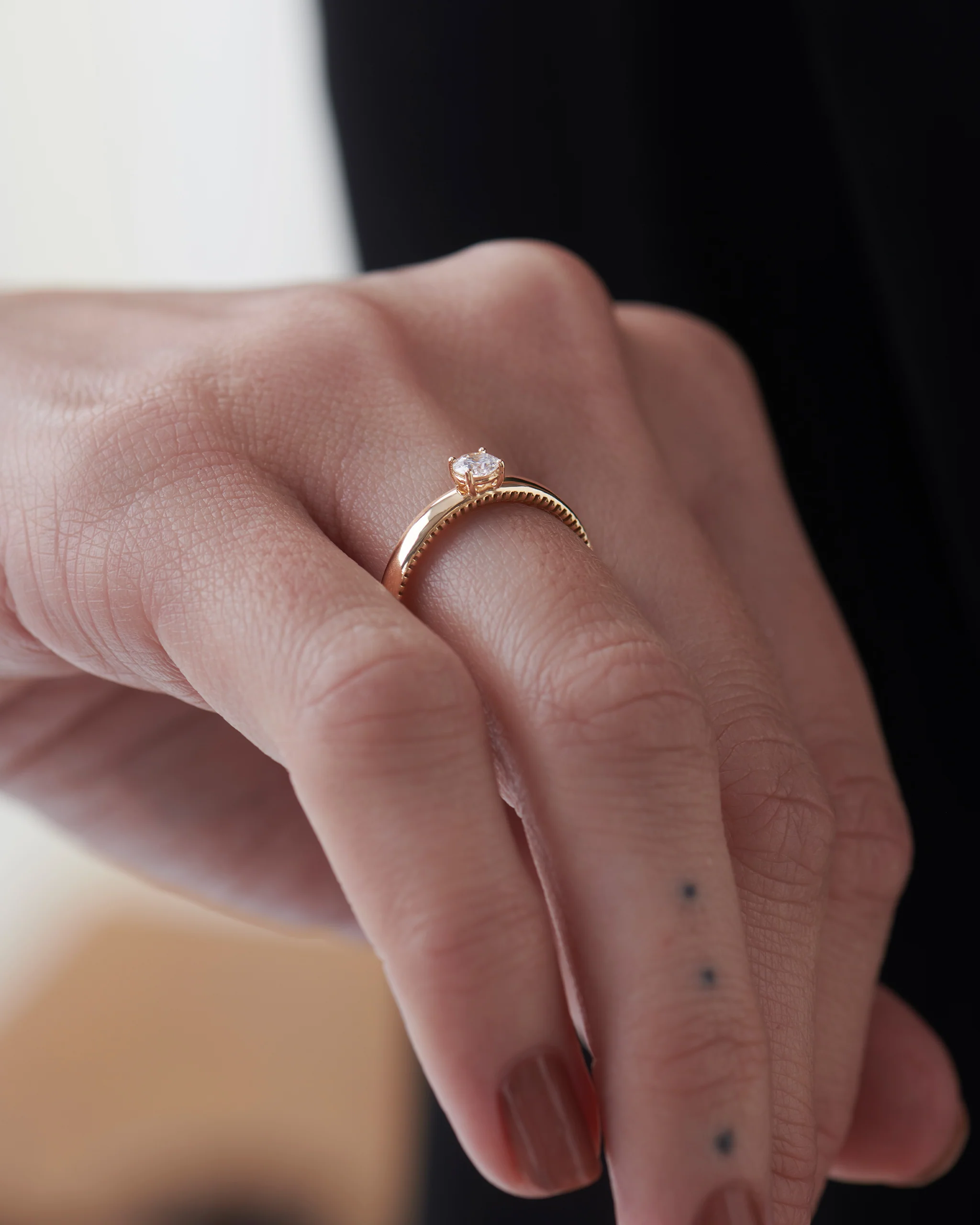 Fine Classic Solitaire Ring - Image 4