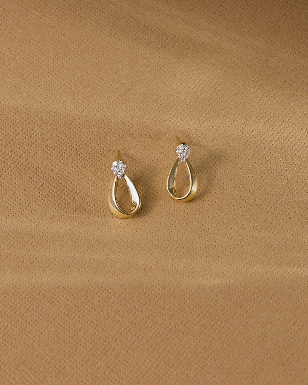 Gilt Diamond Earrings - Image 7