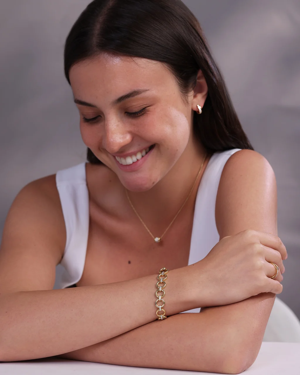 Gleaming Circle Bracelet - Image 2