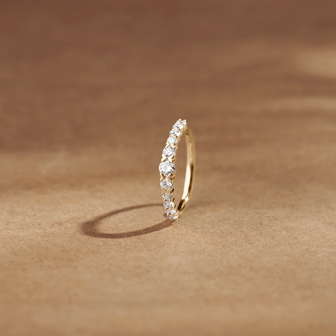 Horizon Diamond Ring