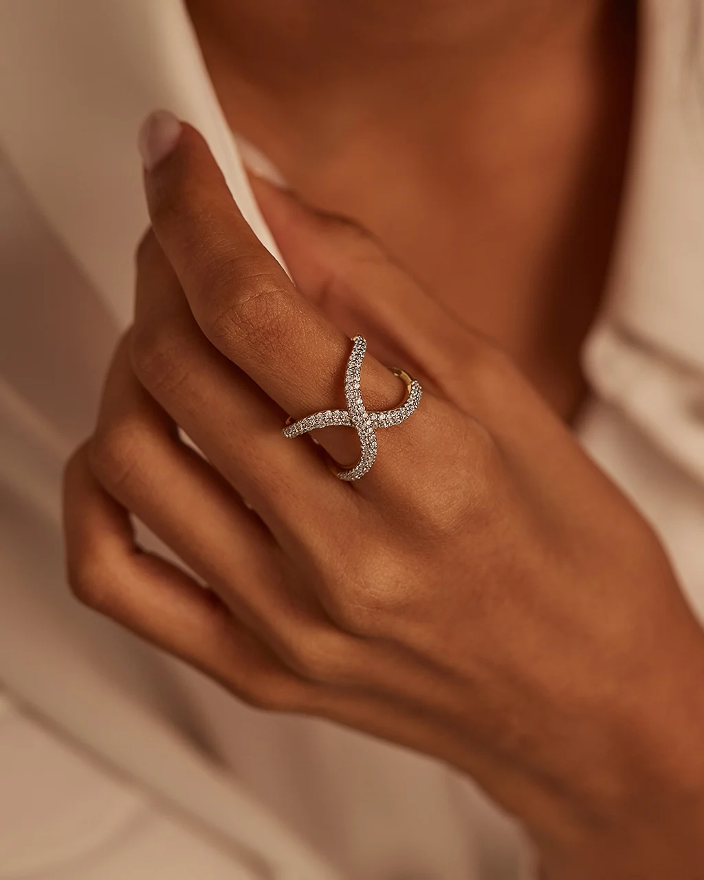 Interlocked Wide Diamond Band - Image 2