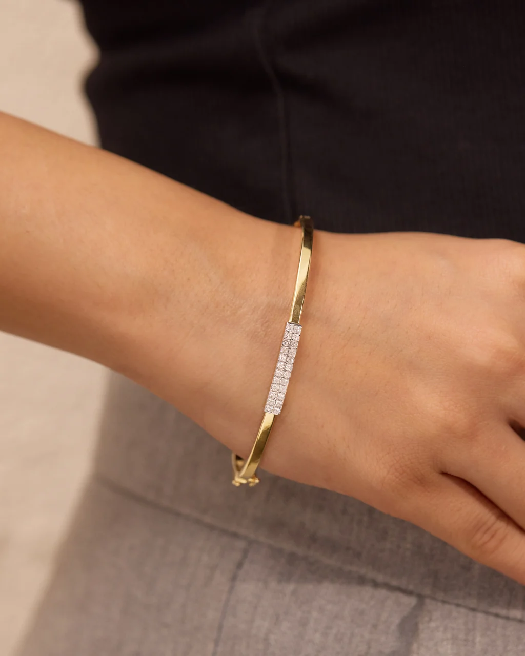 Luxe Bar Diamond Oval Bracelet - Image 2