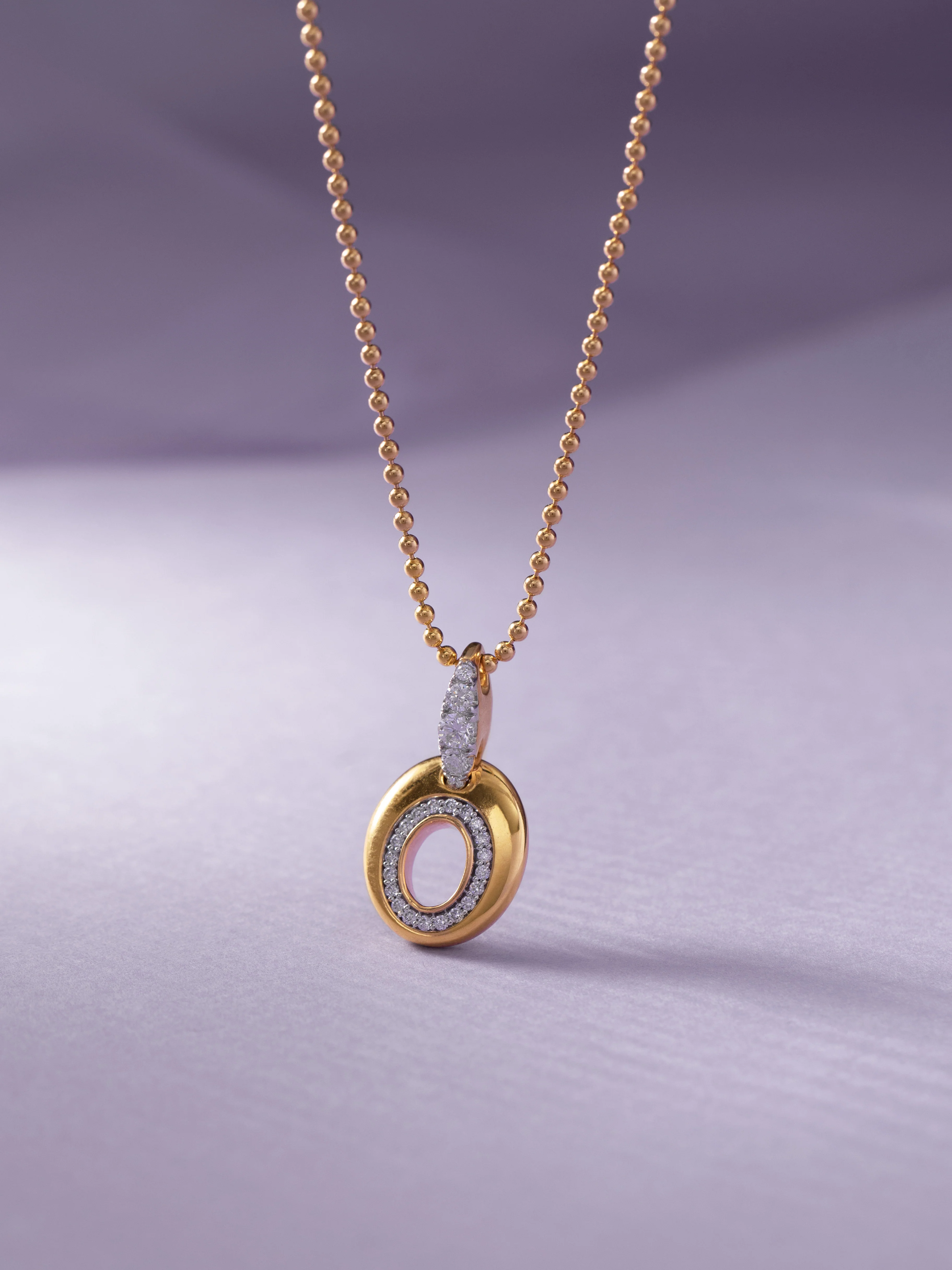Oval Bold Gold Diamond Necklace - Image 4
