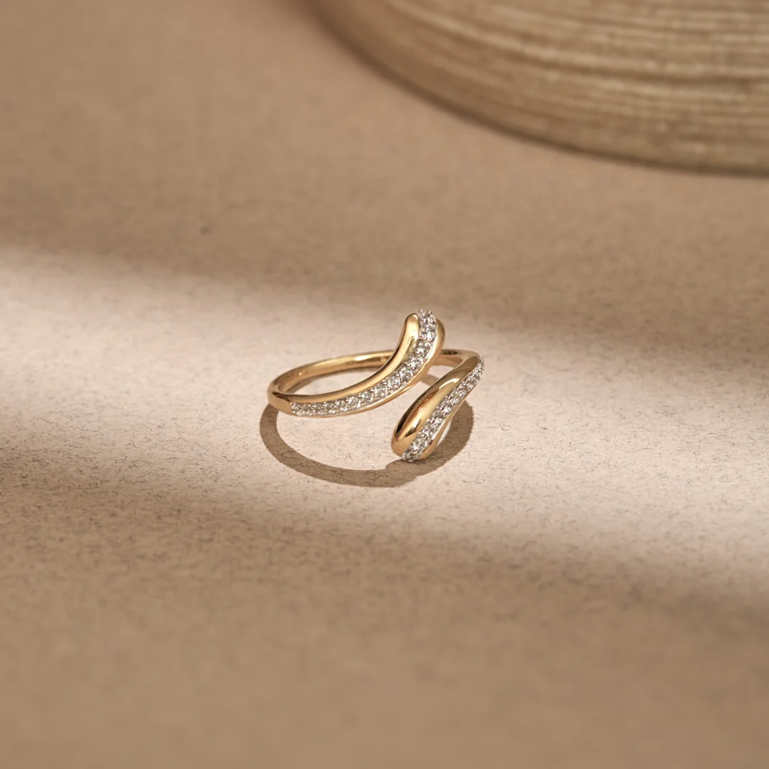 Quiet Curve Diamond Ring