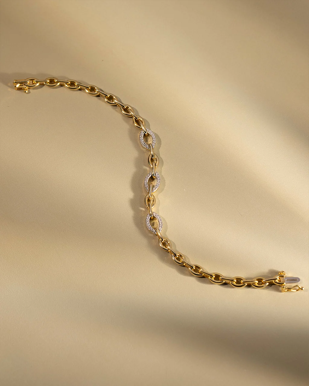 Radiant Sway Diamond Bracelet - Image 5