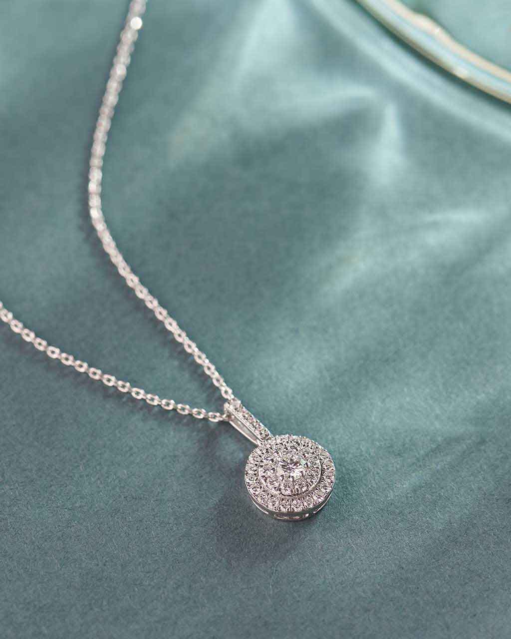 Round Cluster Diamond Necklace - Image 5