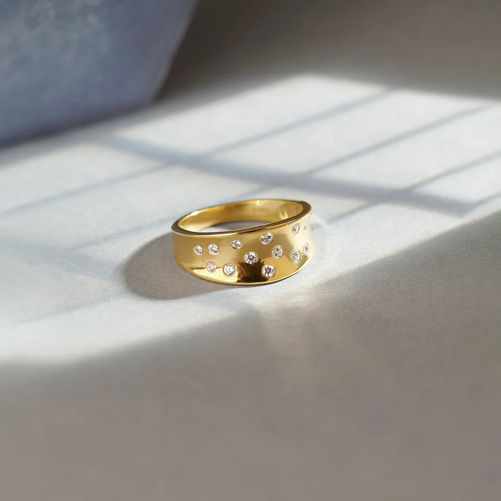 Scattered Wide Diamond Band