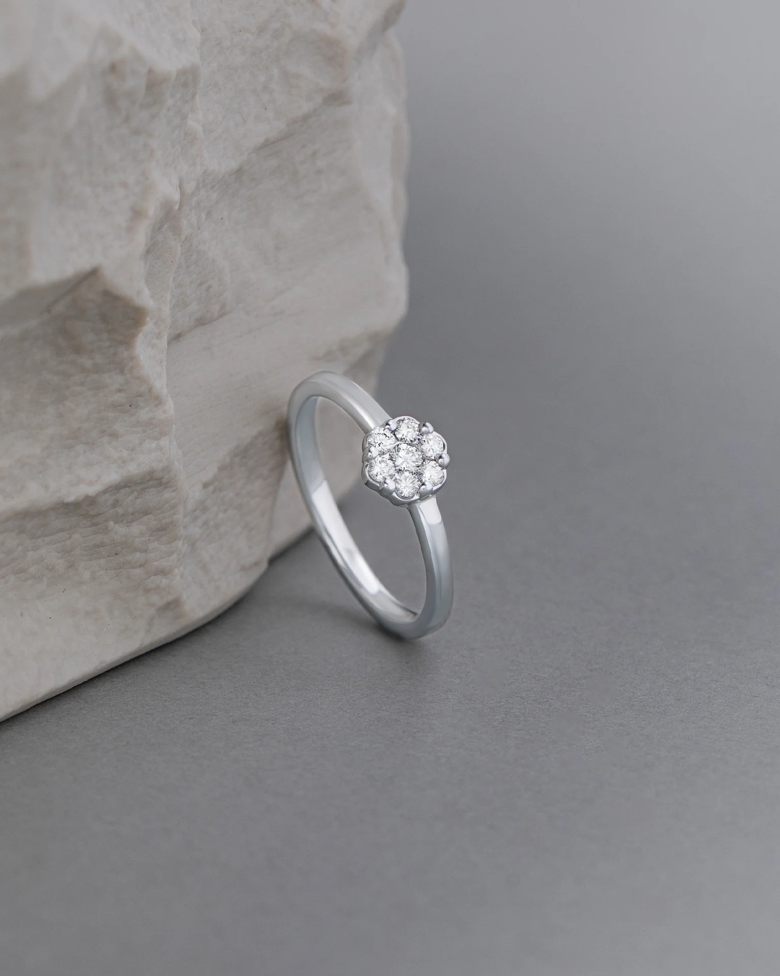 Sleek Floral Ring - Image 3