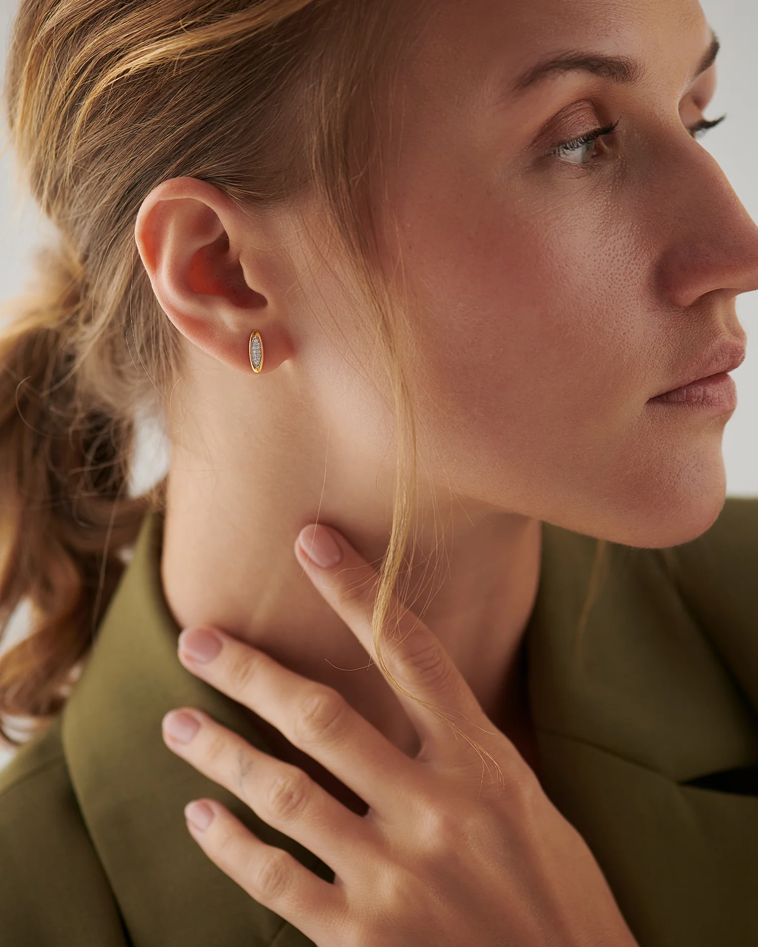 Sleek Oval Studs - Image 4