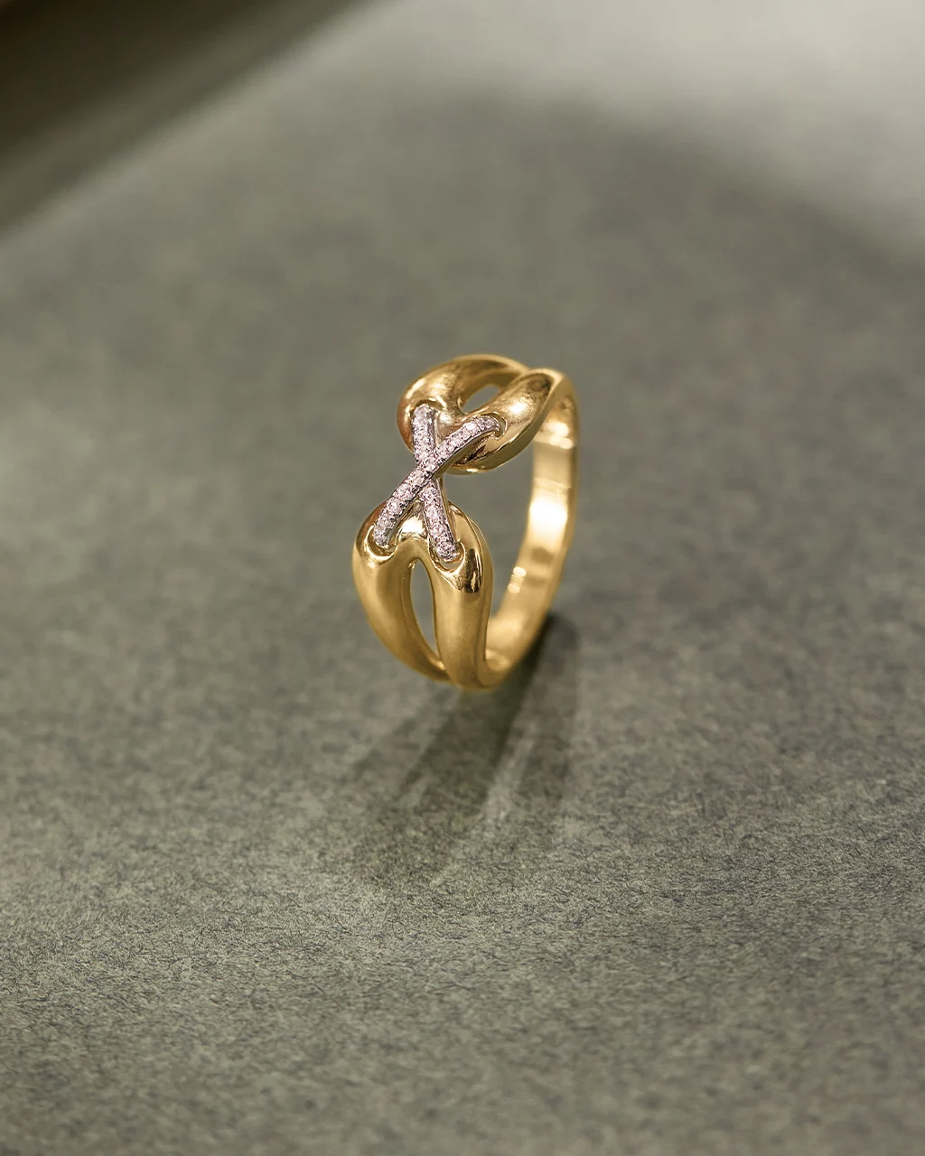 Strike Gold Diamond Ring - Image 5