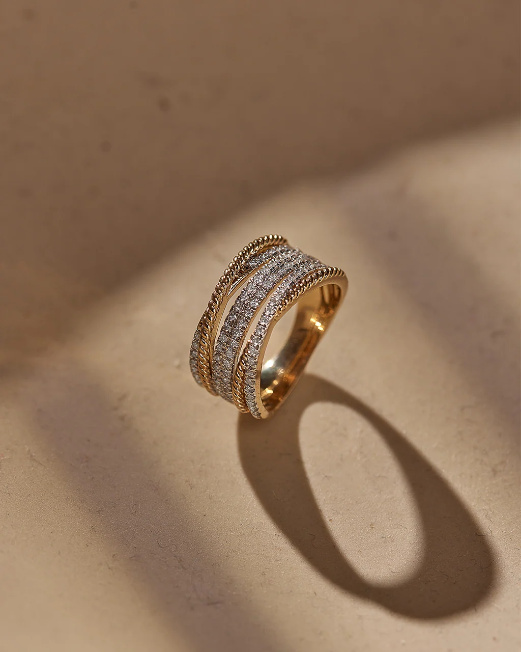 Textured Criss Cross Diamond Band - Image 7