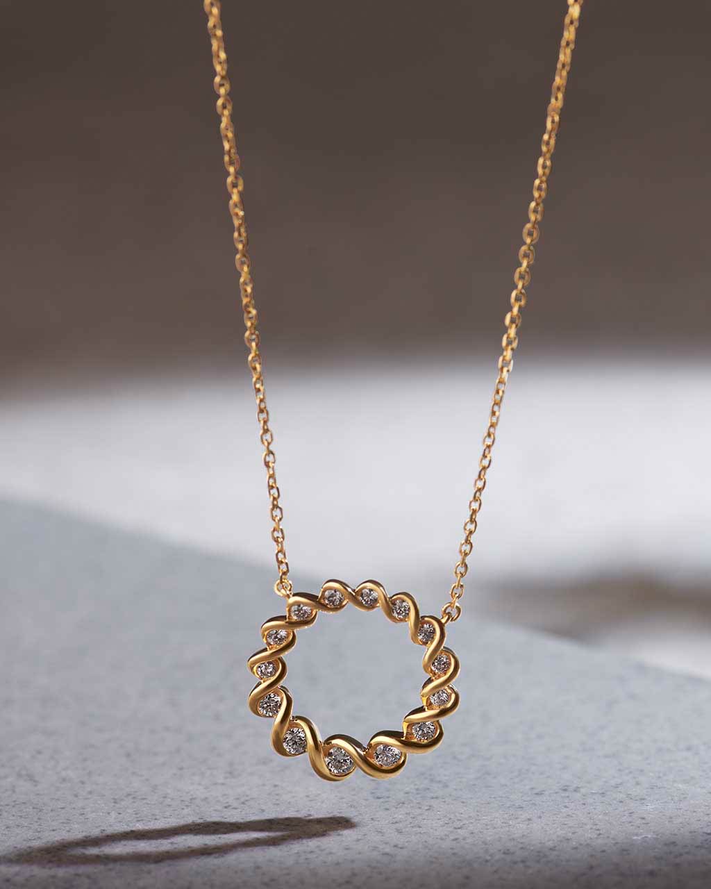 Twisted Round Diamond Necklace - Image 5