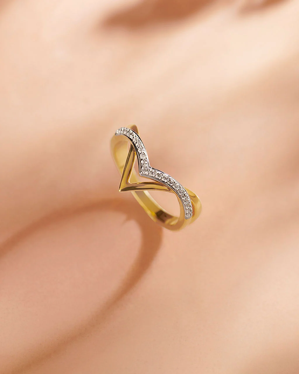 Two-Tone Chevron Diamond Ring - Image 6